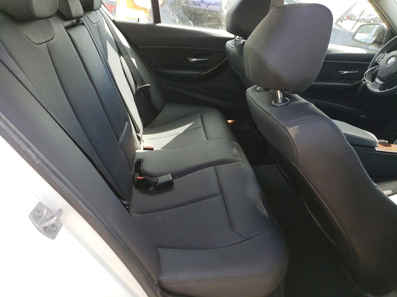 2015 BMW 320 I - zdjęcie 10