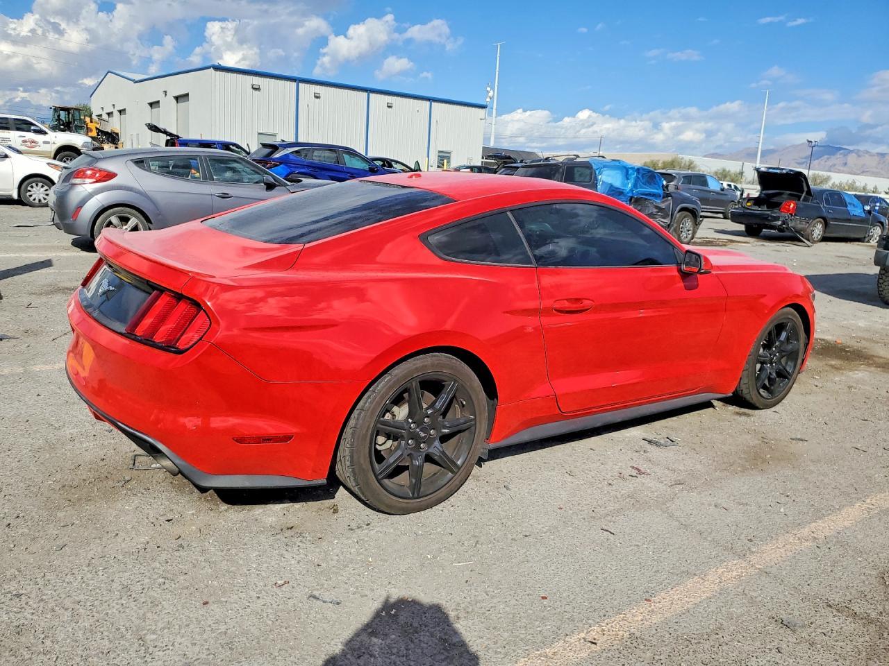 2015 Ford Mustang - zdjęcie 3