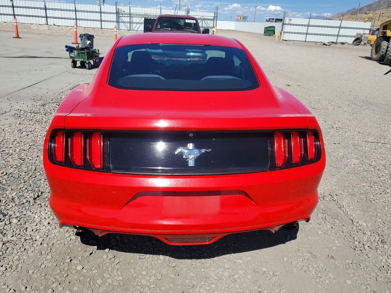 2016 Ford Mustang - zdjęcie 6