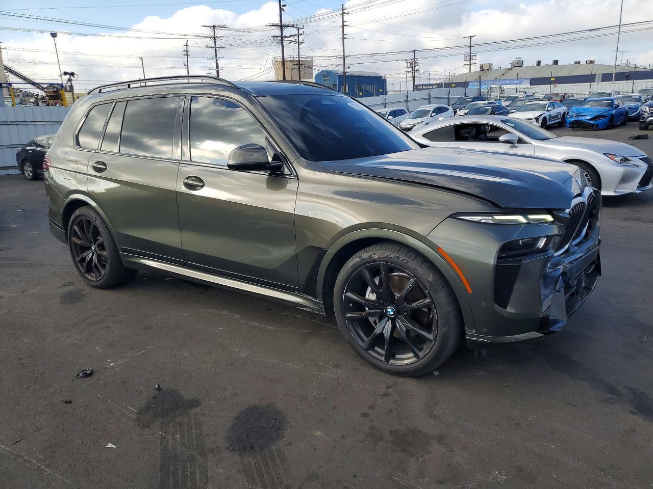 2023 BMW X7 xDrive40I - zdjęcie 4