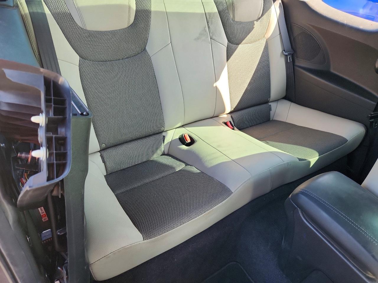 2013 Hyundai Genesis Coupe 2.0T Premium - zdjęcie 10