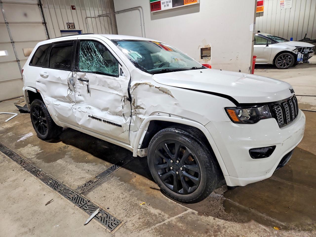 2022 Jeep Grand Cherokee Laredo E - zdjęcie 4