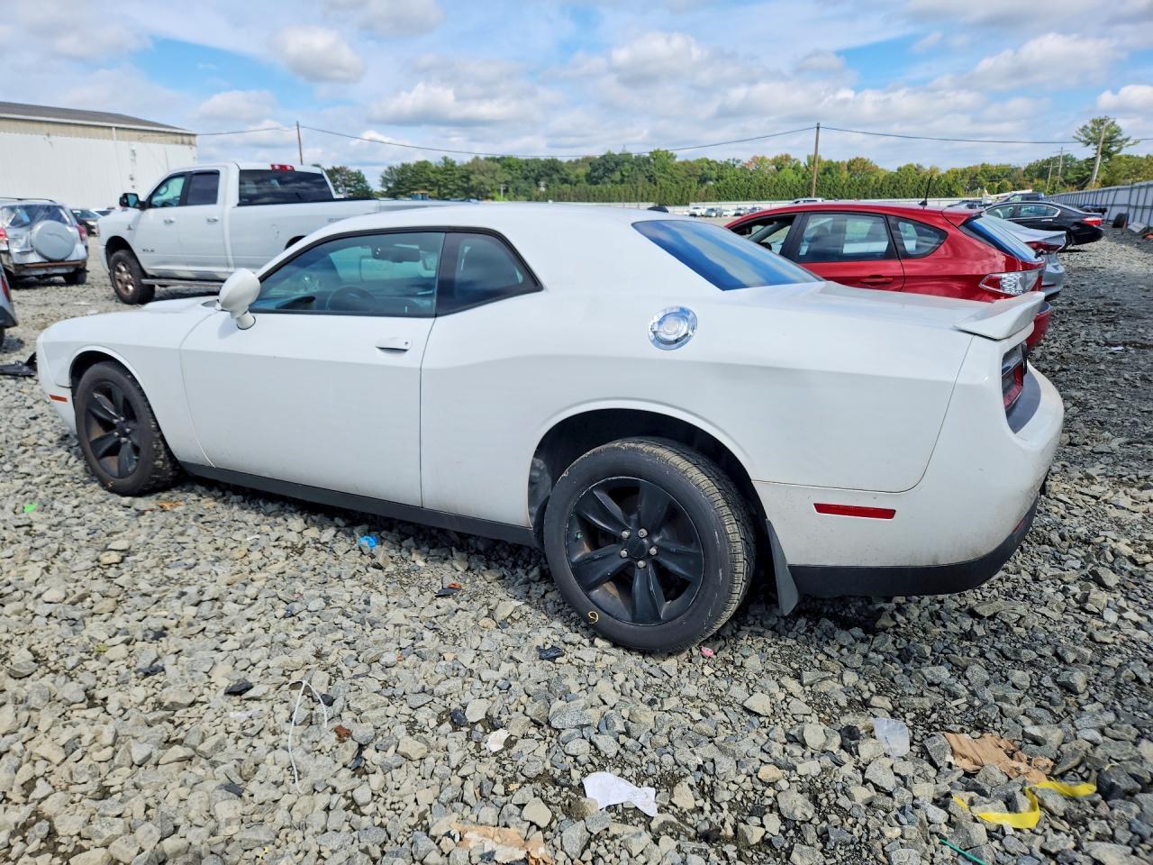 2017 Dodge Challenger - zdjęcie 2