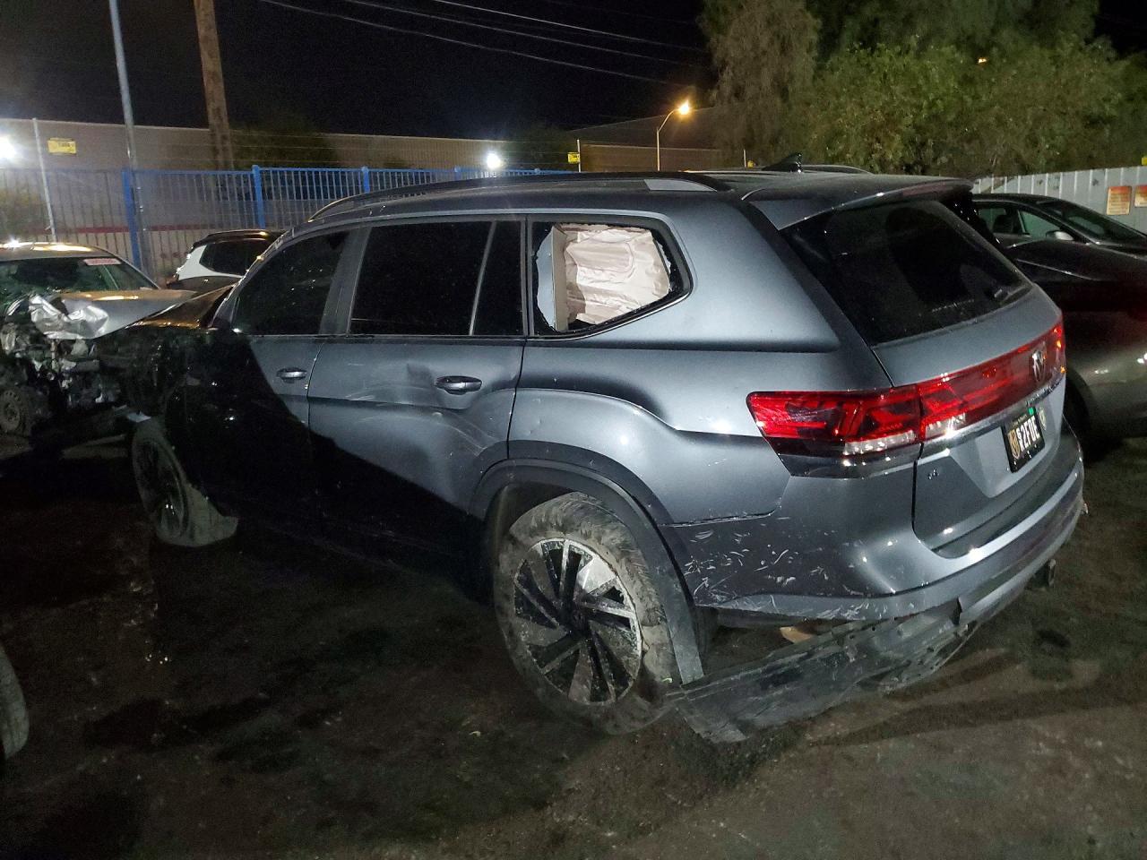 2024 Volkswagen Atlas Se - zdjęcie 2