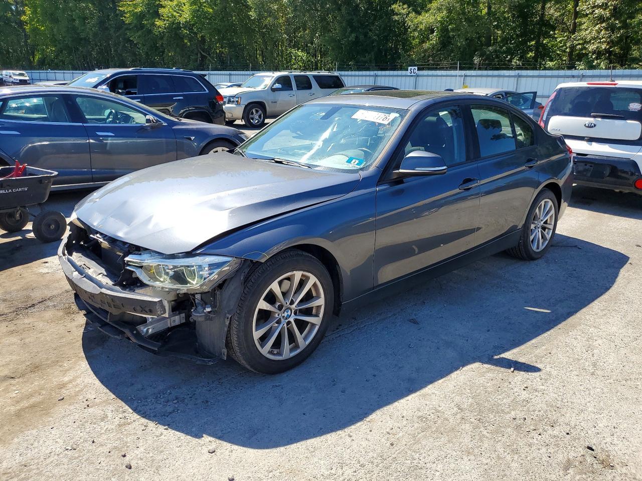 2018 BMW Seria 3 320i - zdjęcie główne