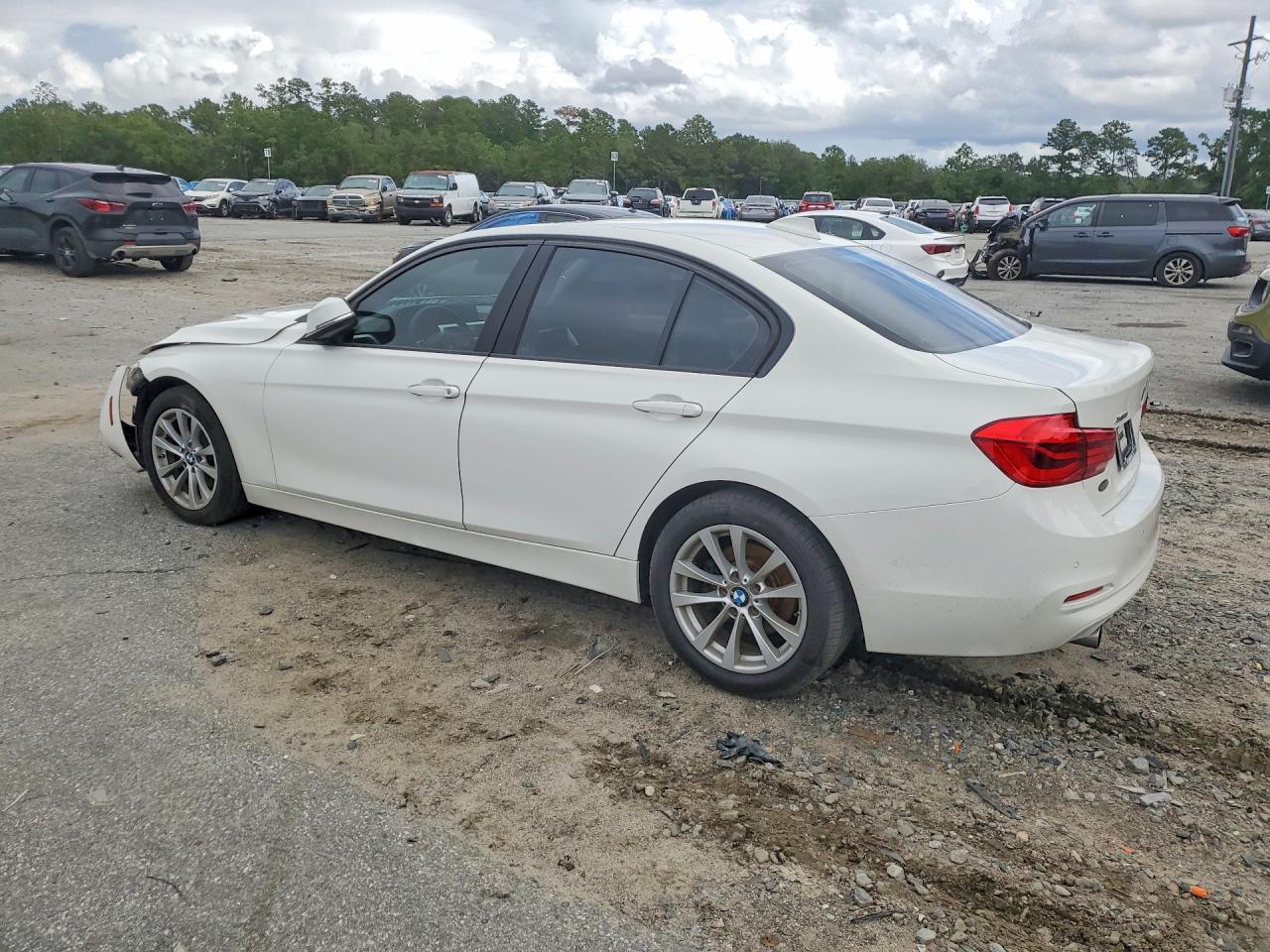 2018 BMW 320 Xi - zdjęcie 2