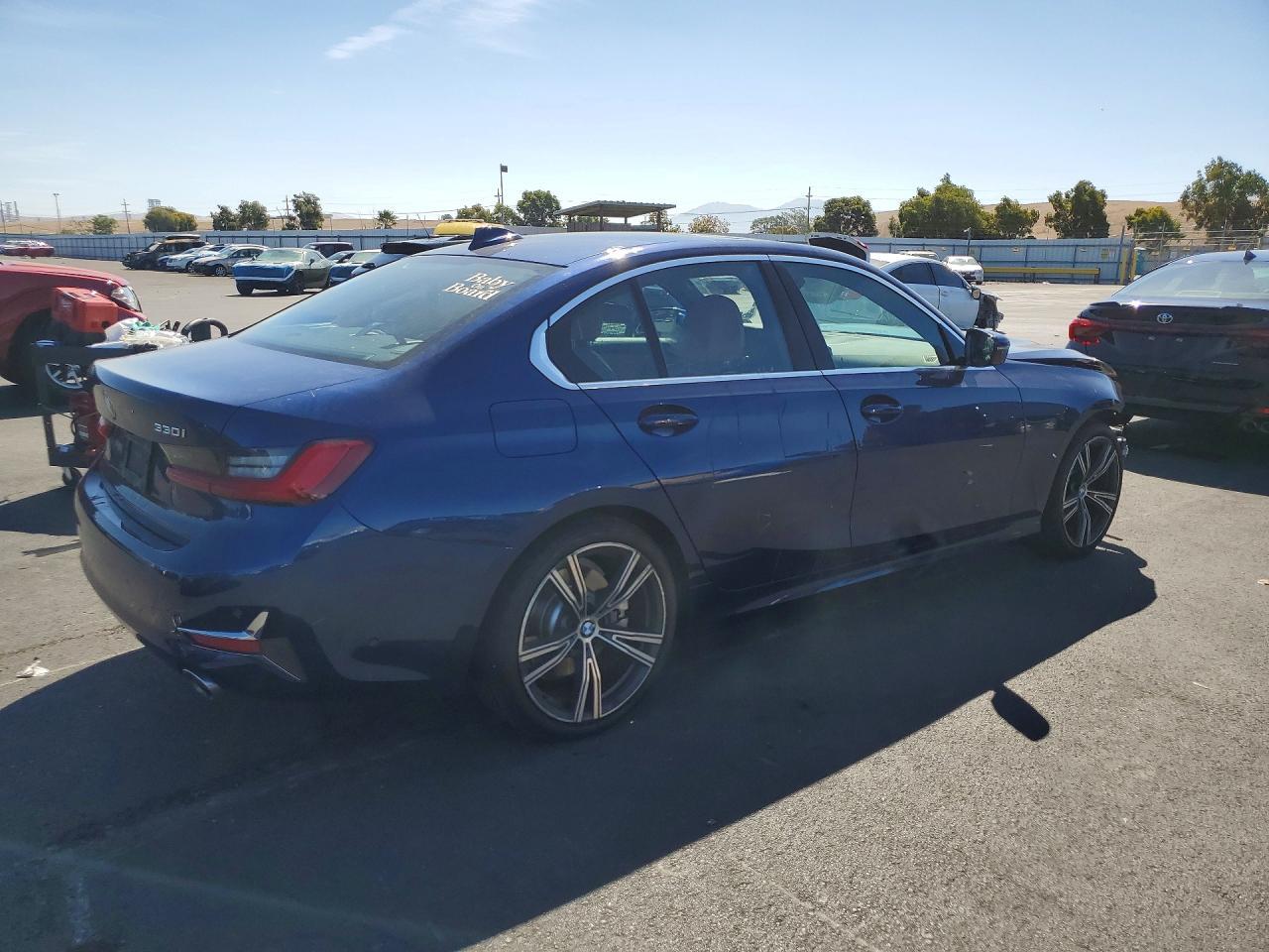 2020 BMW 330I - zdjęcie 3