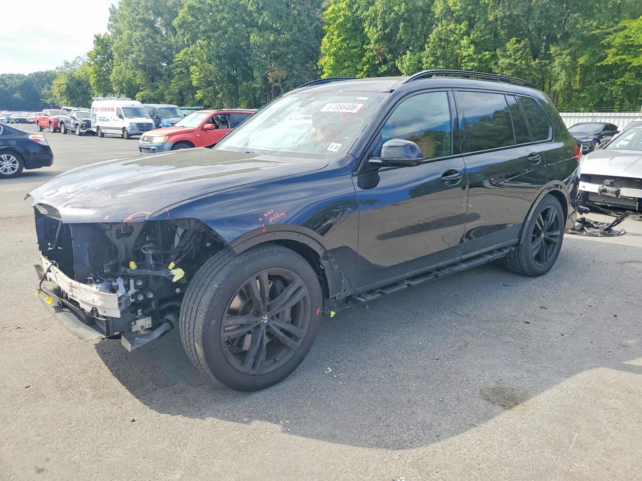 2022 BMW X7 xDrive40I - zdjęcie główne