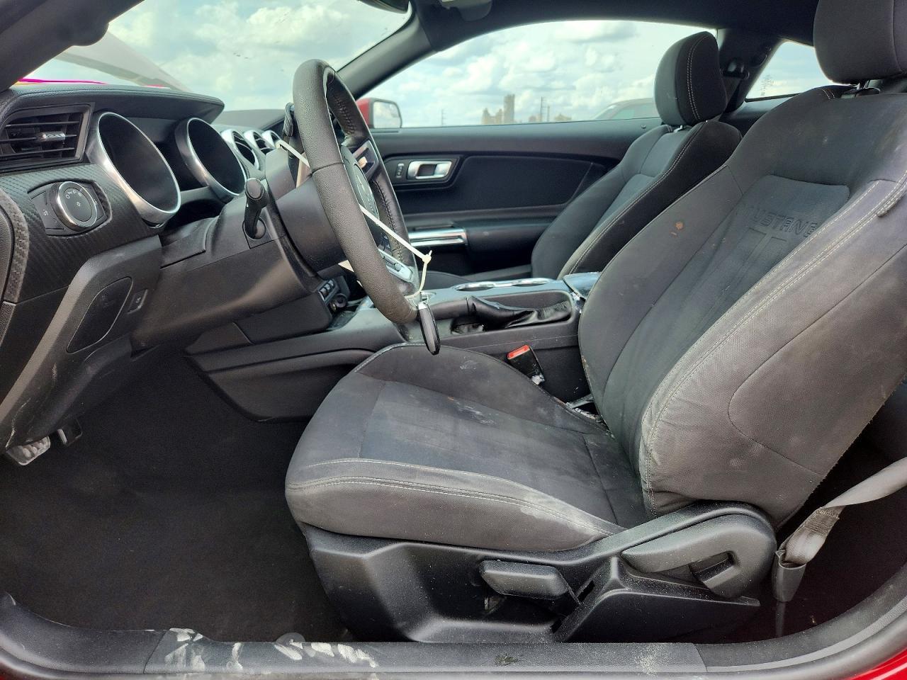 2019 Ford Mustang - zdjęcie 7