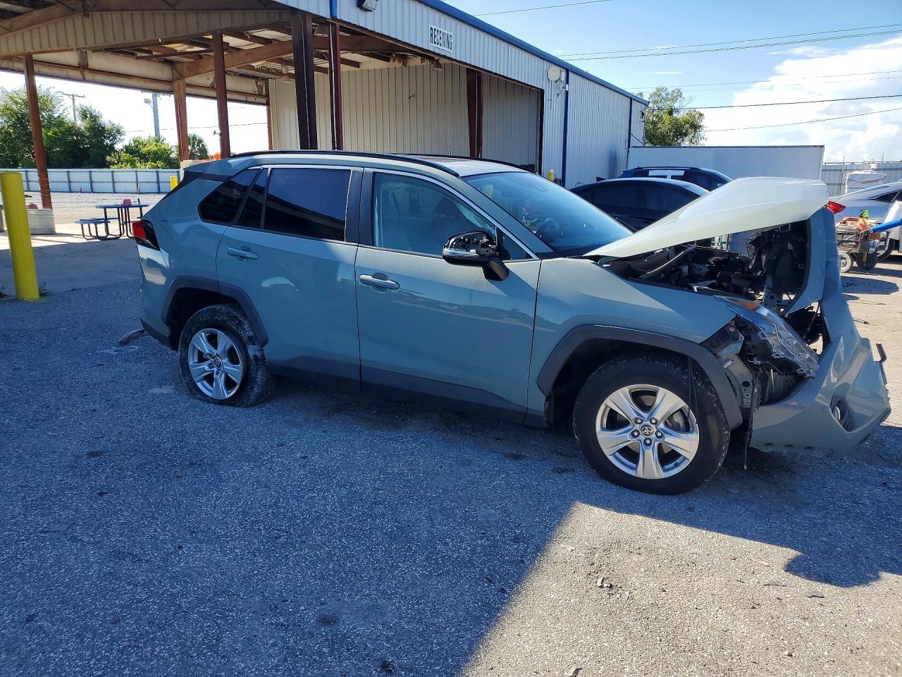 2019 Toyota Rav4 Xle - zdjęcie 4