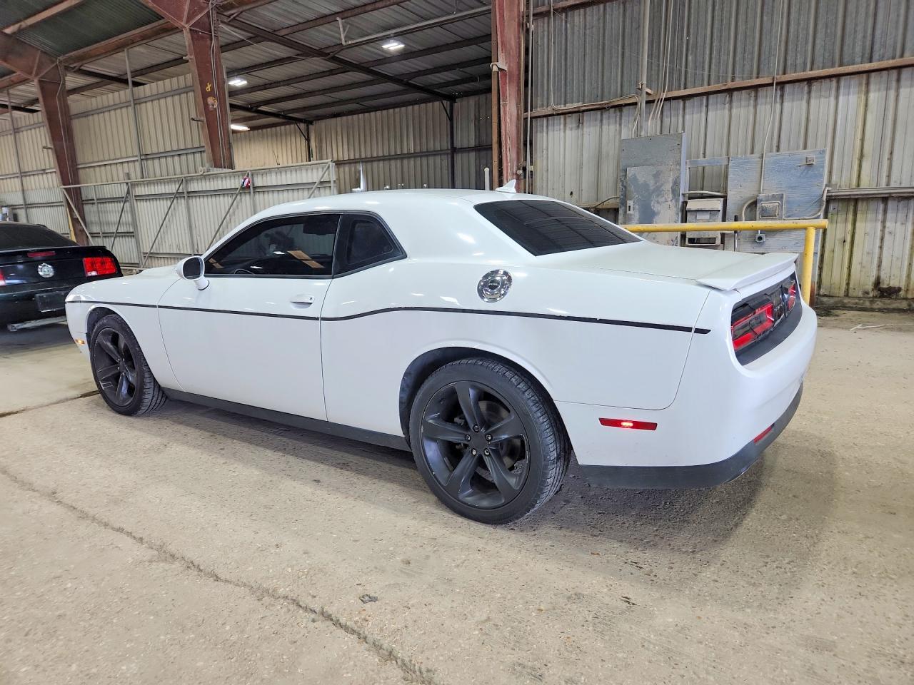 2015 Dodge Challenger Sxt - zdjęcie 2
