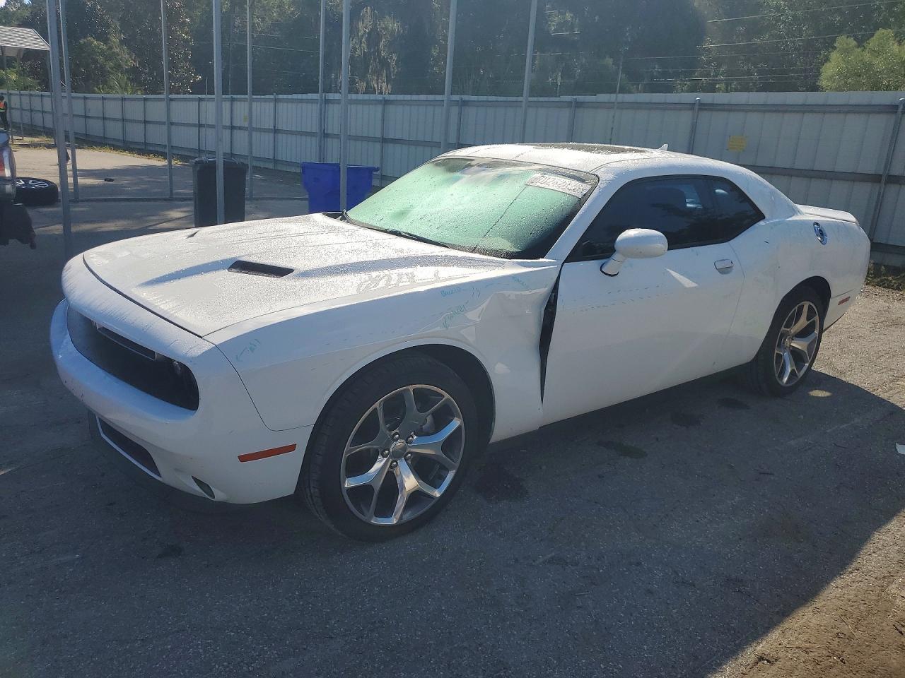 2016 Dodge Challenger Sxt - zdjęcie główne