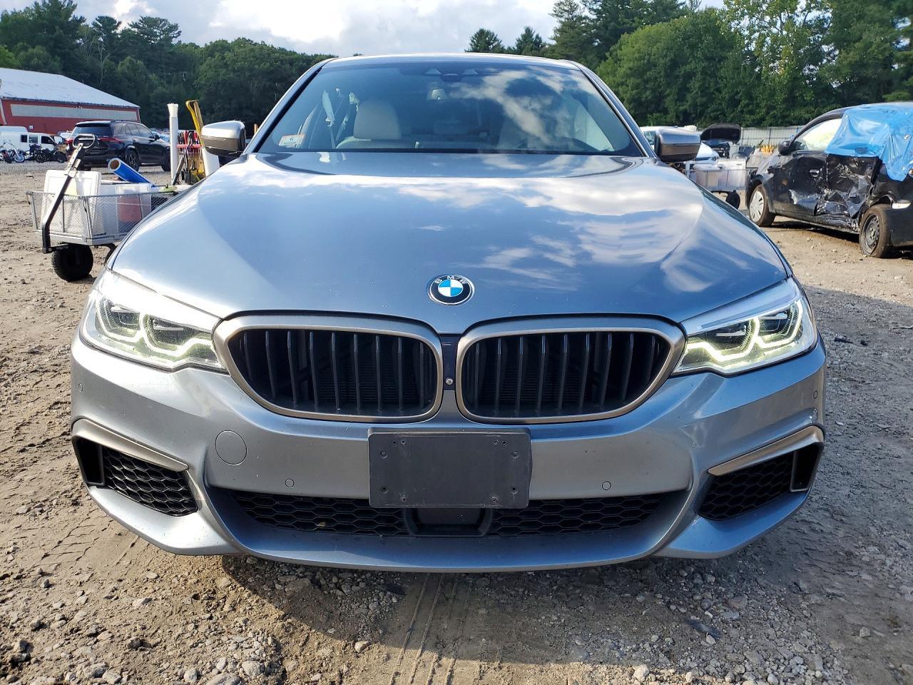 2020 BMW Seria 5 M550i - zdjęcie 5