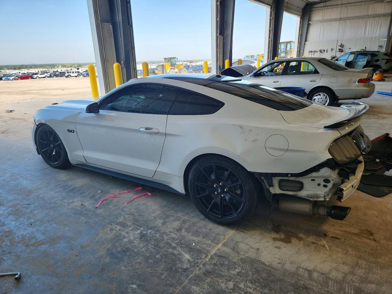 2017 Ford Mustang Gt - zdjęcie 2