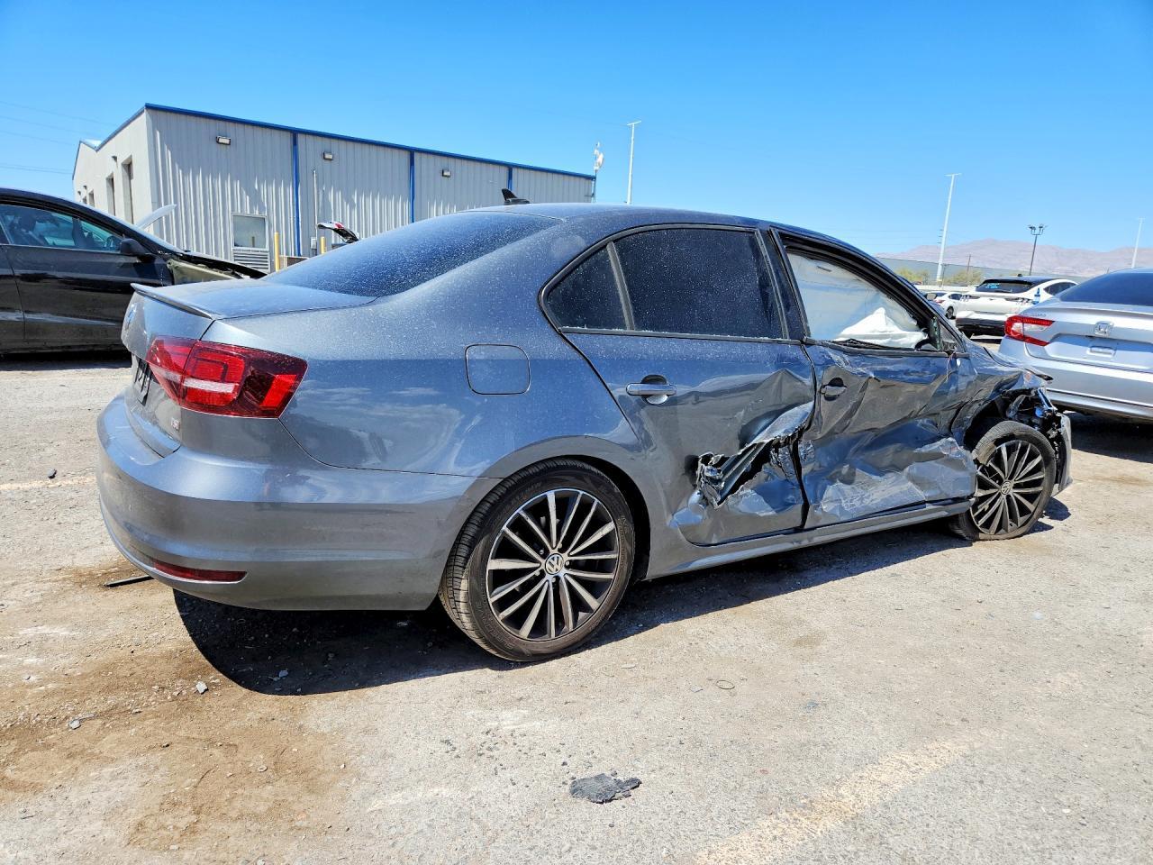 2016 Volkswagen Jetta Sport - zdjęcie 3