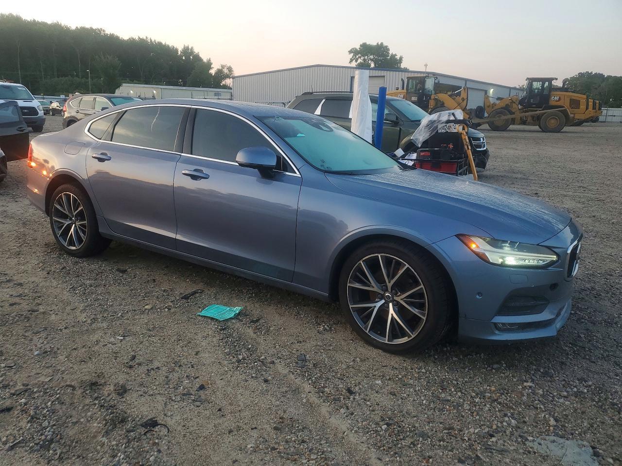 2018 Volvo S90 T5 Momentum - zdjęcie 4