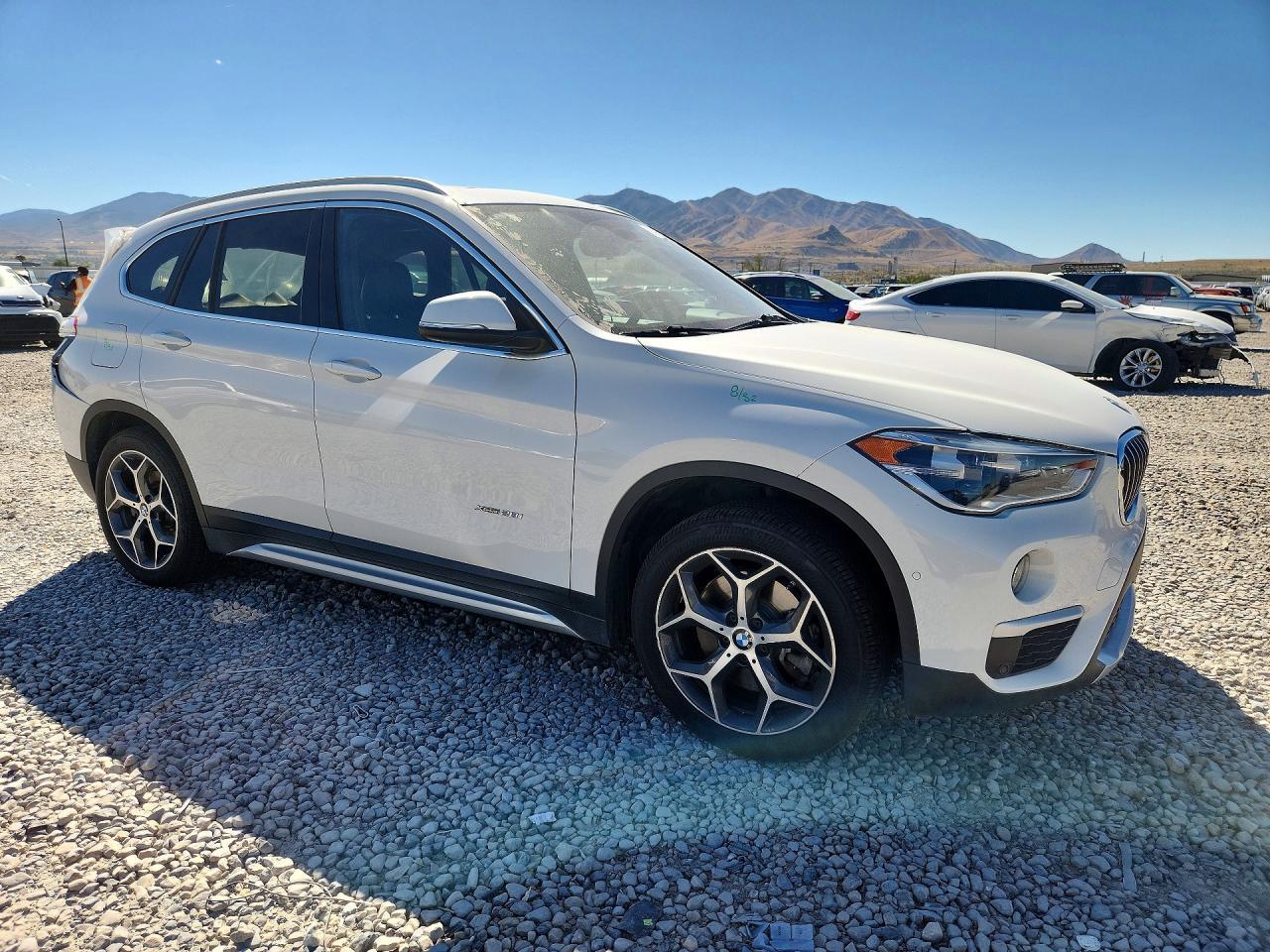 2017 BMW X1 xDrive28I - zdjęcie 4