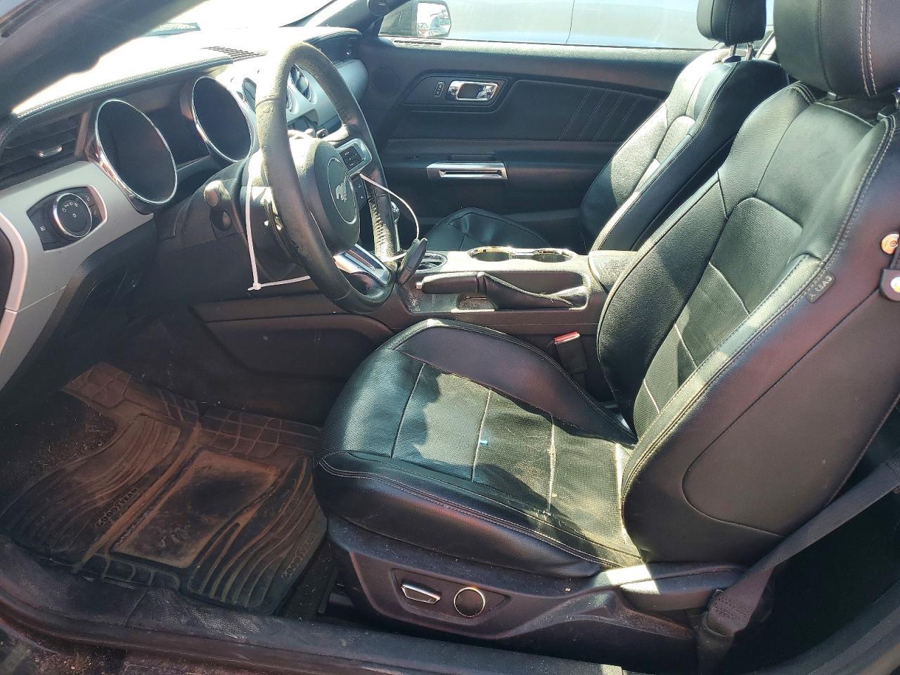2016 Ford Mustang - zdjęcie 7