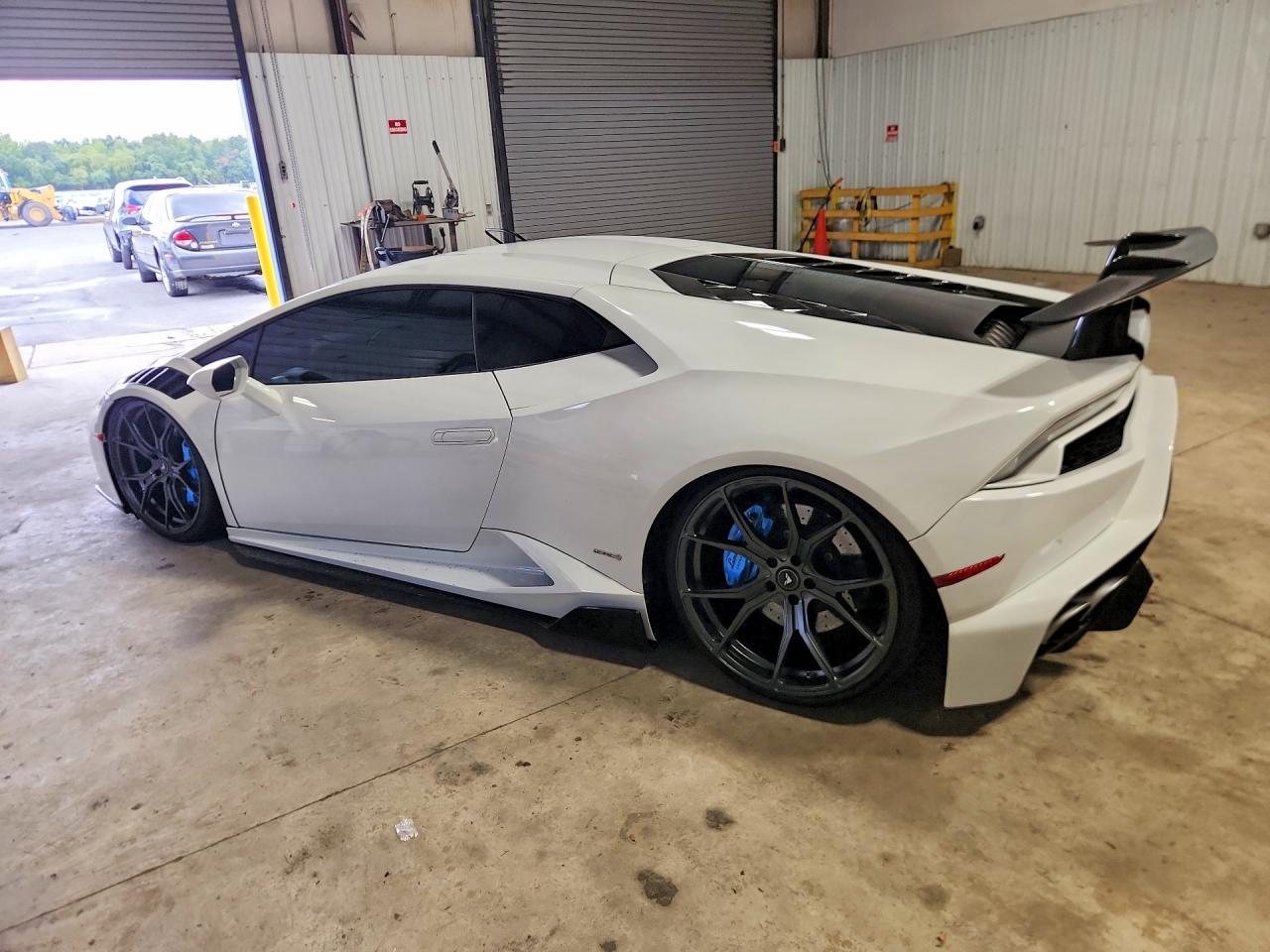 2015 Lamborghini Huracan - zdjęcie 2
