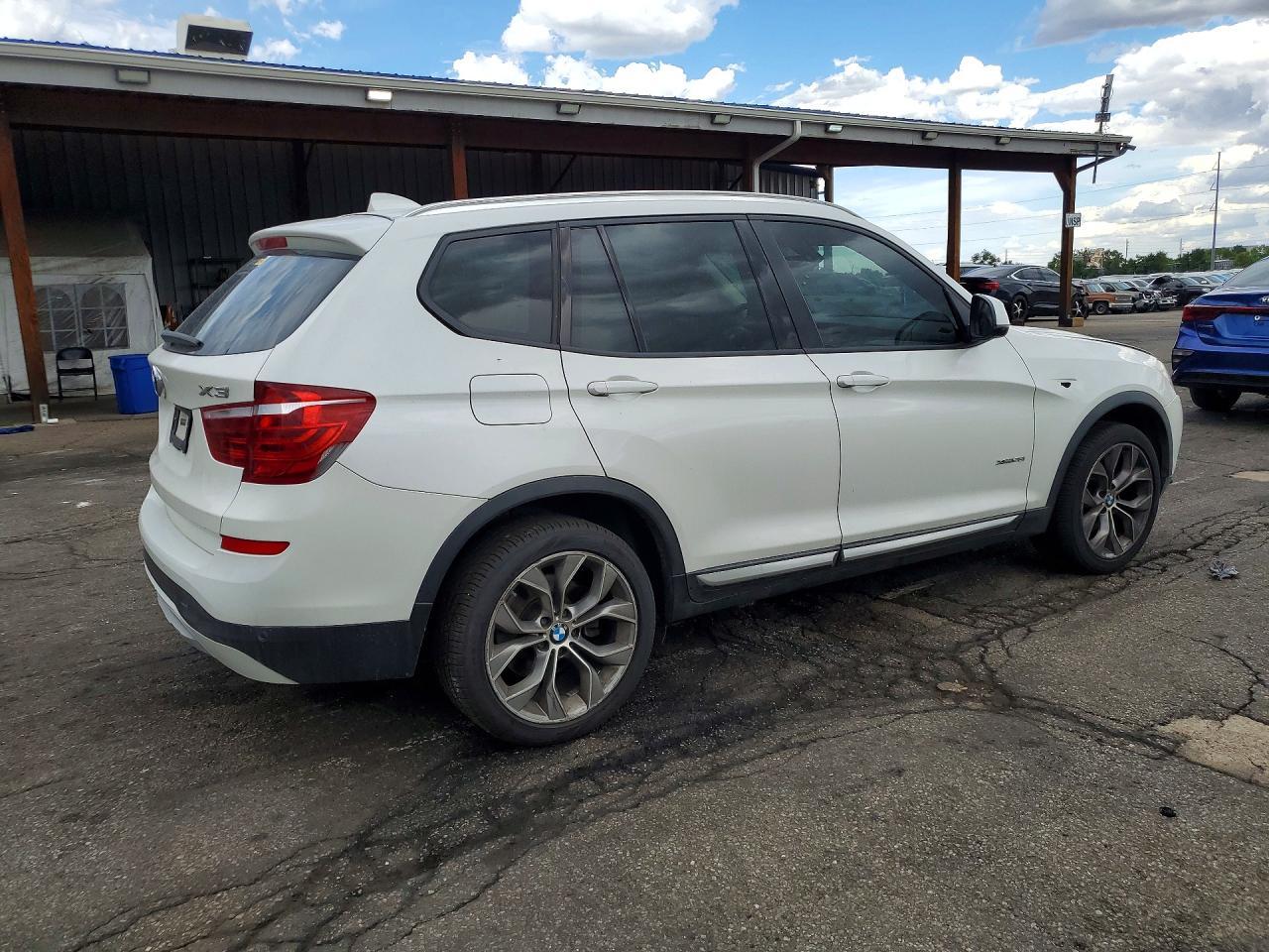 2015 BMW X3 xDrive28I - zdjęcie 3
