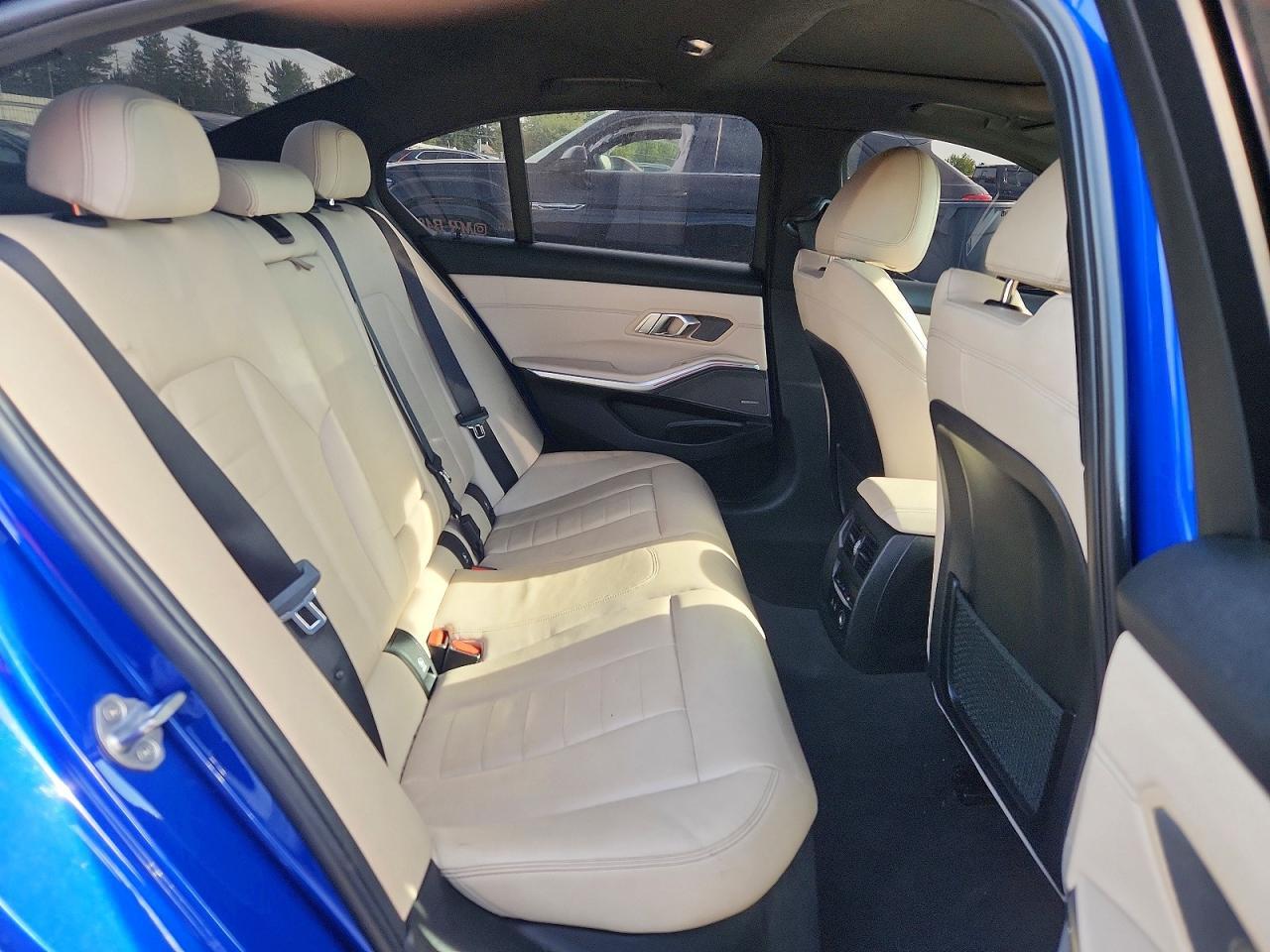 2019 BMW Seria 3 330i - zdjęcie 10