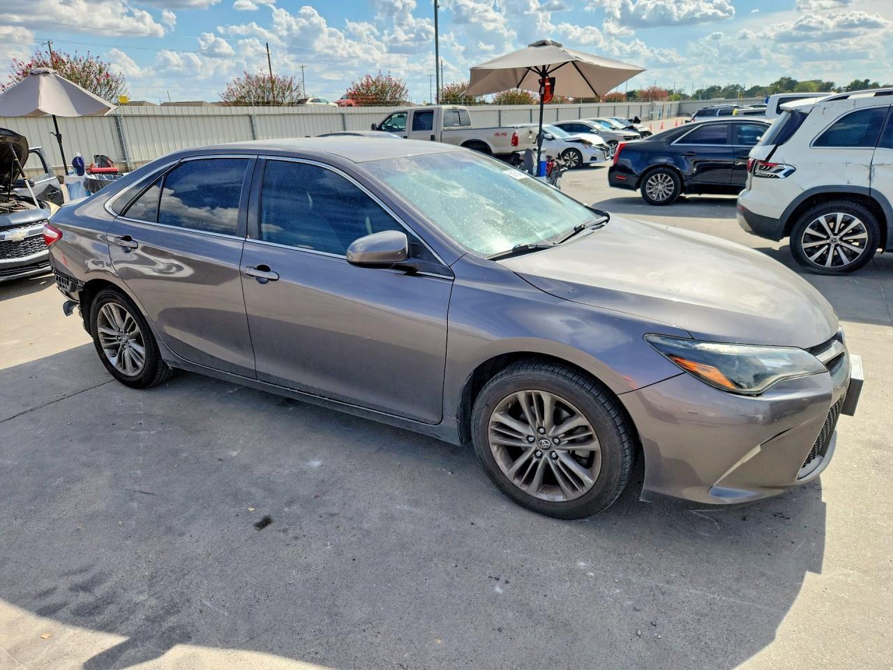 2016 Toyota Camry Se - zdjęcie 4
