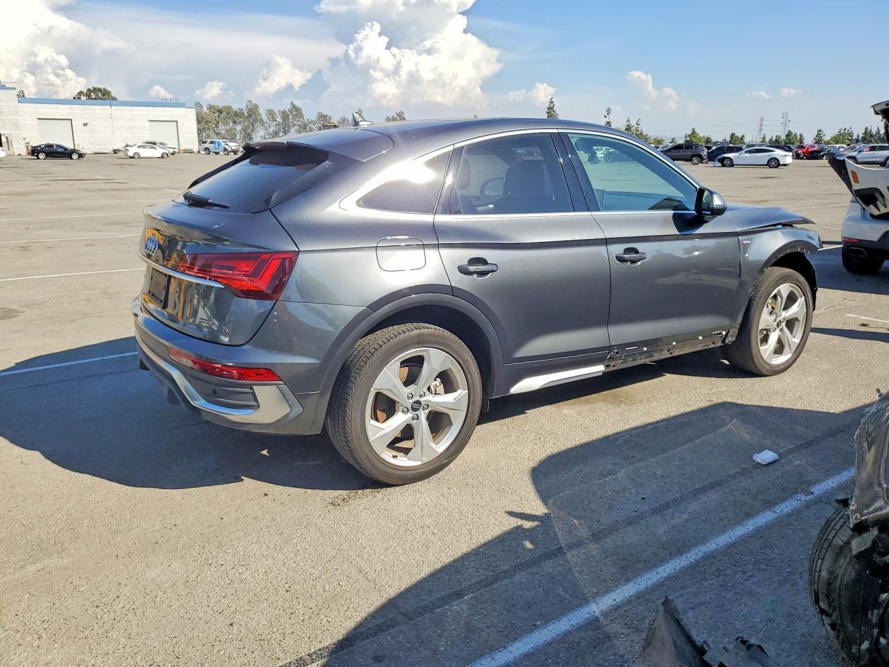 2023 Audi Q5 Sportback Premium 45 - zdjęcie 3