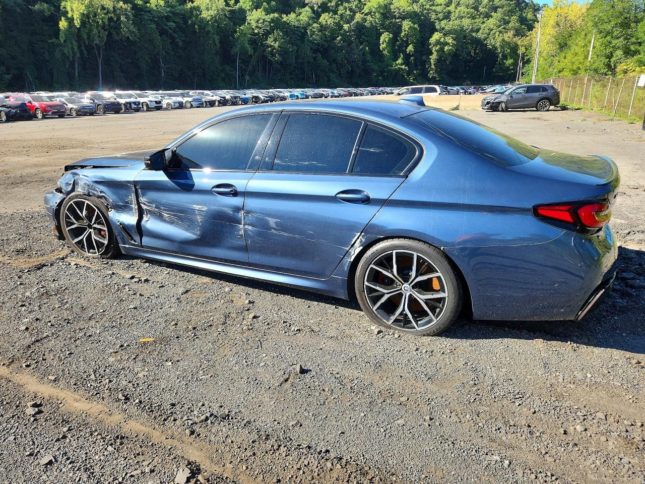 2023 BMW Seria 5 M550i - zdjęcie 2