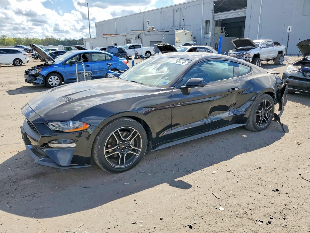 2022 Ford Mustang - zdjęcie główne