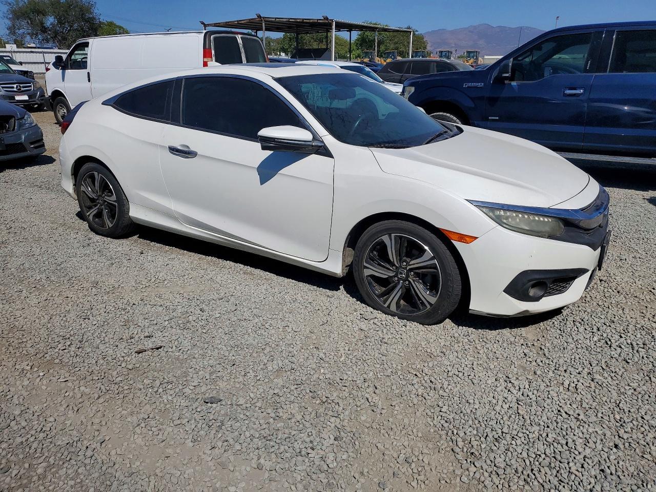 2017 Honda Civic Touring - zdjęcie 4
