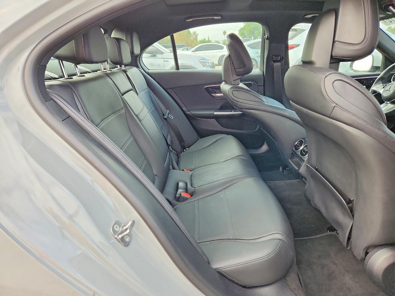 2025 Mercedes-Benz C 300 - zdjęcie 10
