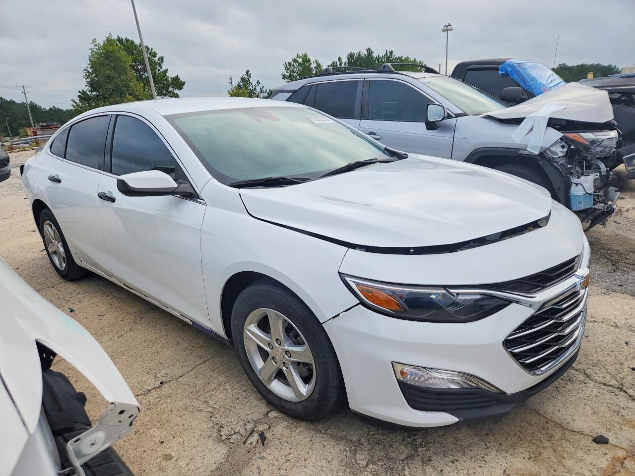 2025 Chevrolet Malibu Ls - zdjęcie 4