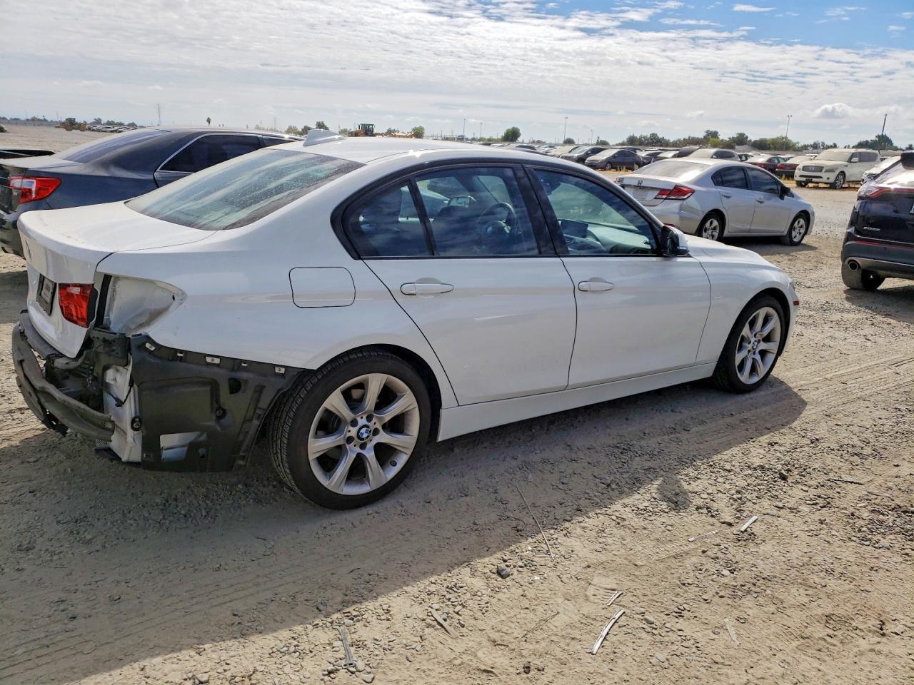 2015 BMW 320 I - zdjęcie 3