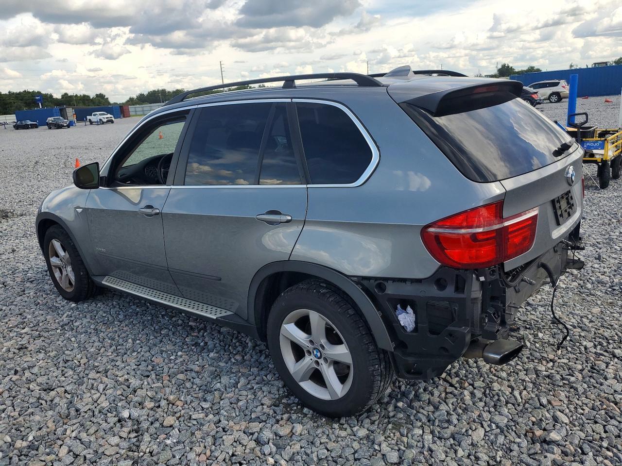 2013 BMW X5 xDrive50I - zdjęcie 2