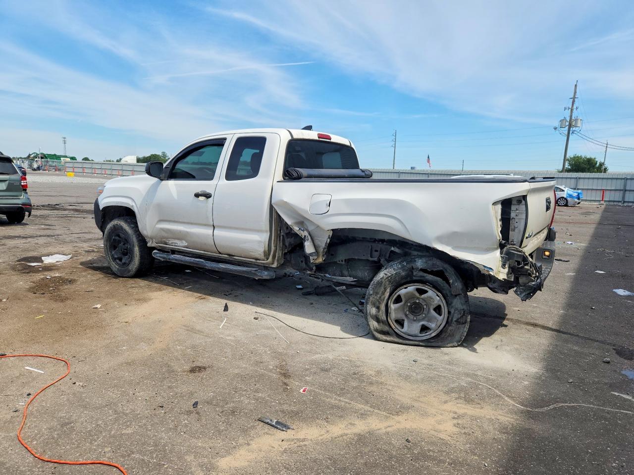2019 Toyota Tacoma Sr - zdjęcie 2