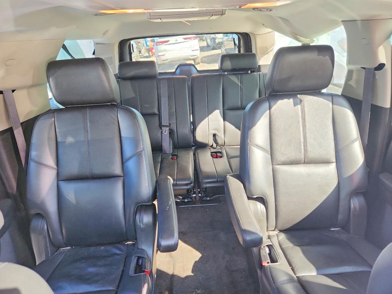 2013 Chevrolet Suburban Lt - zdjęcie 10