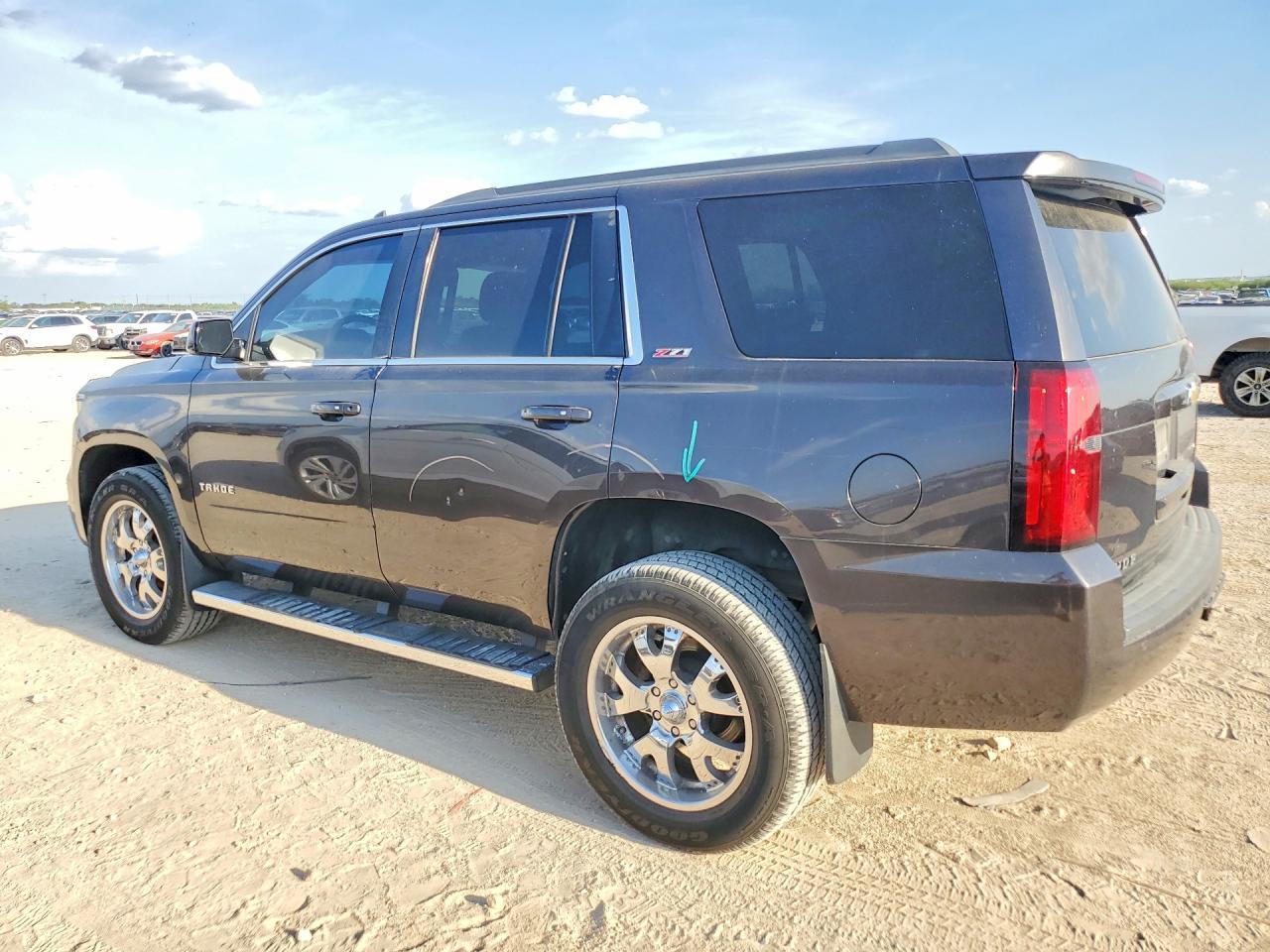 2016 Chevrolet Tahoe K1500 Lt - zdjęcie 2