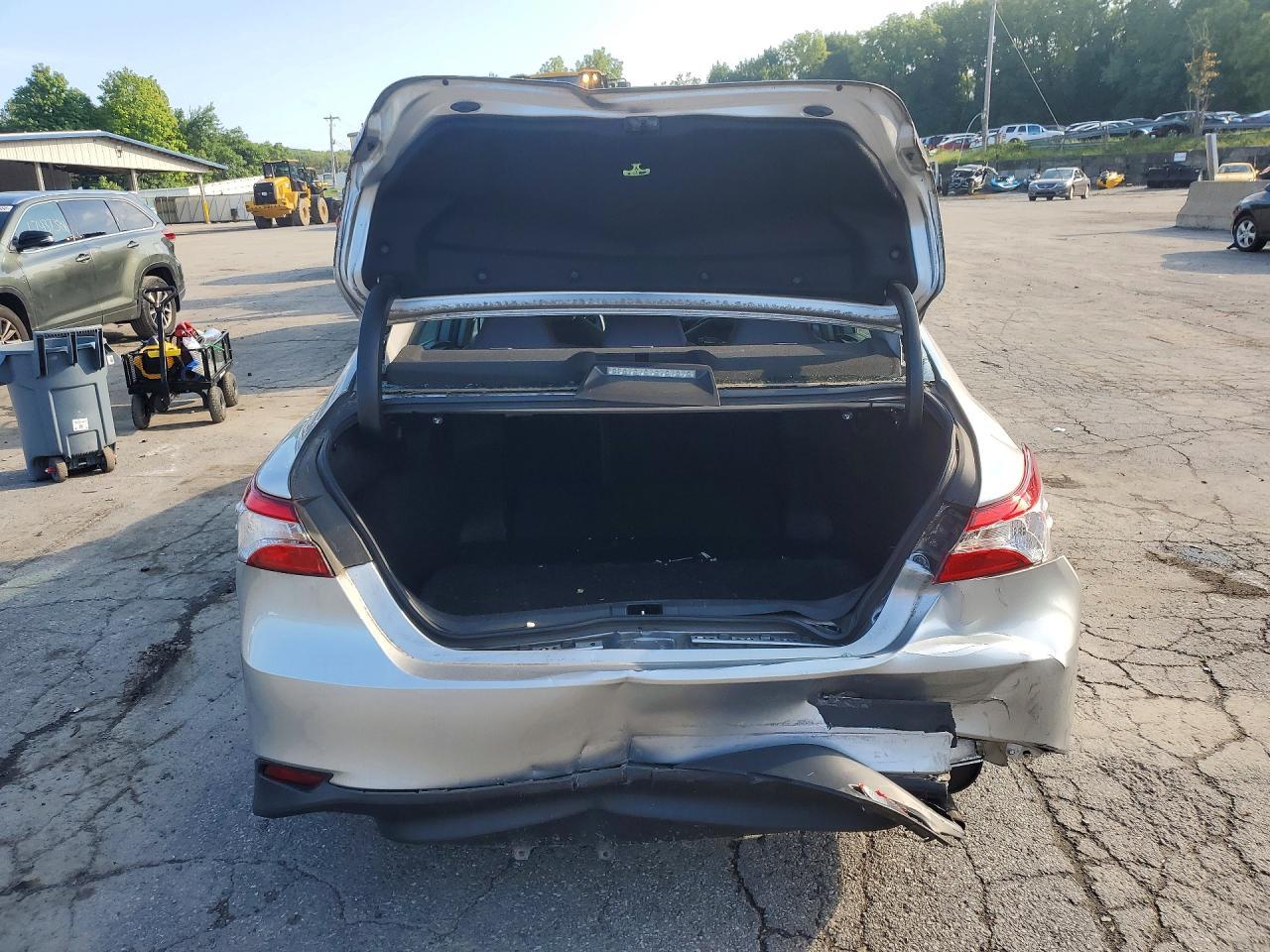 2019 Toyota Camry Le - zdjęcie 6
