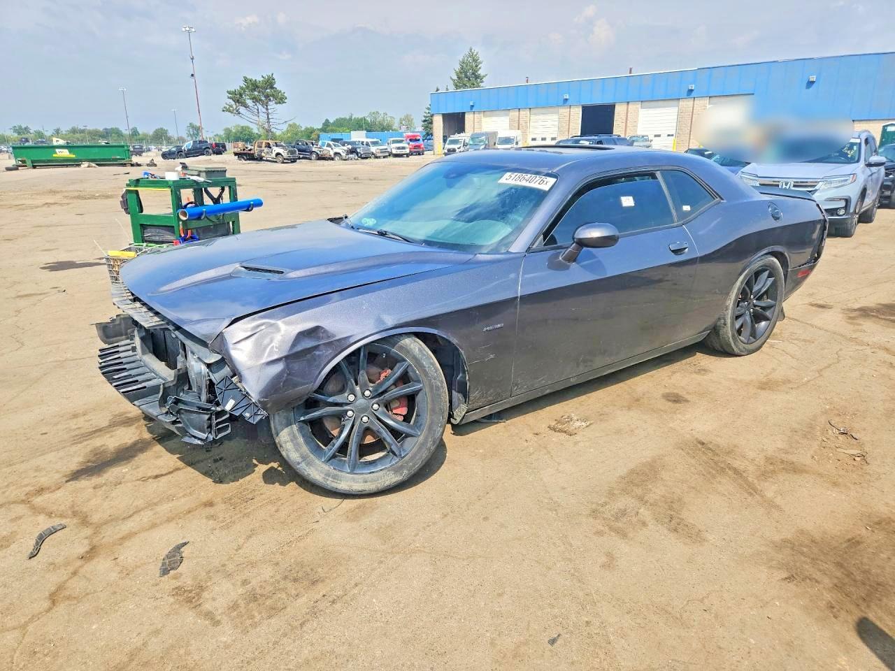 2016 Dodge Challenger R - zdjęcie główne