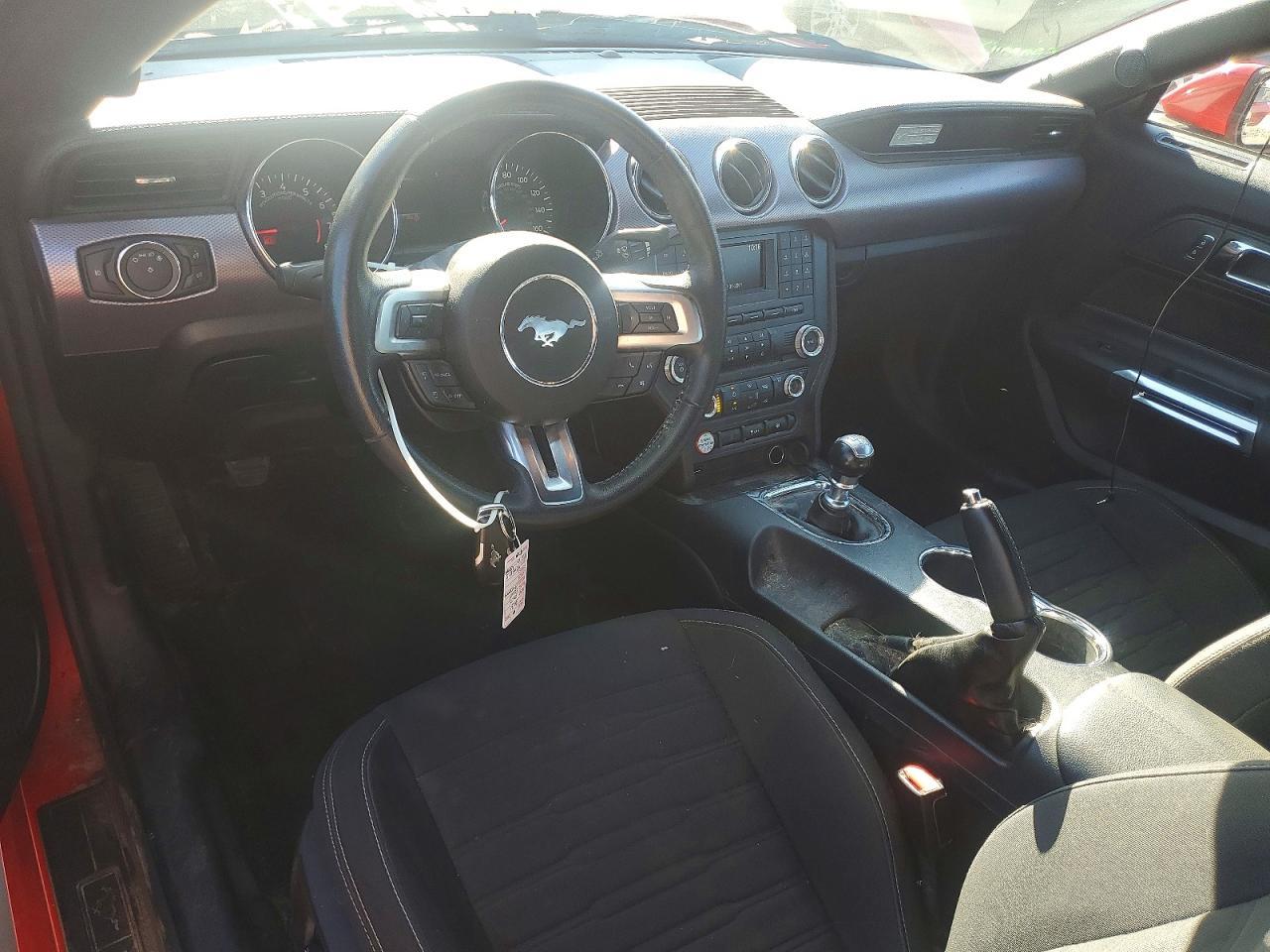 2017 Ford Mustang - zdjęcie 8