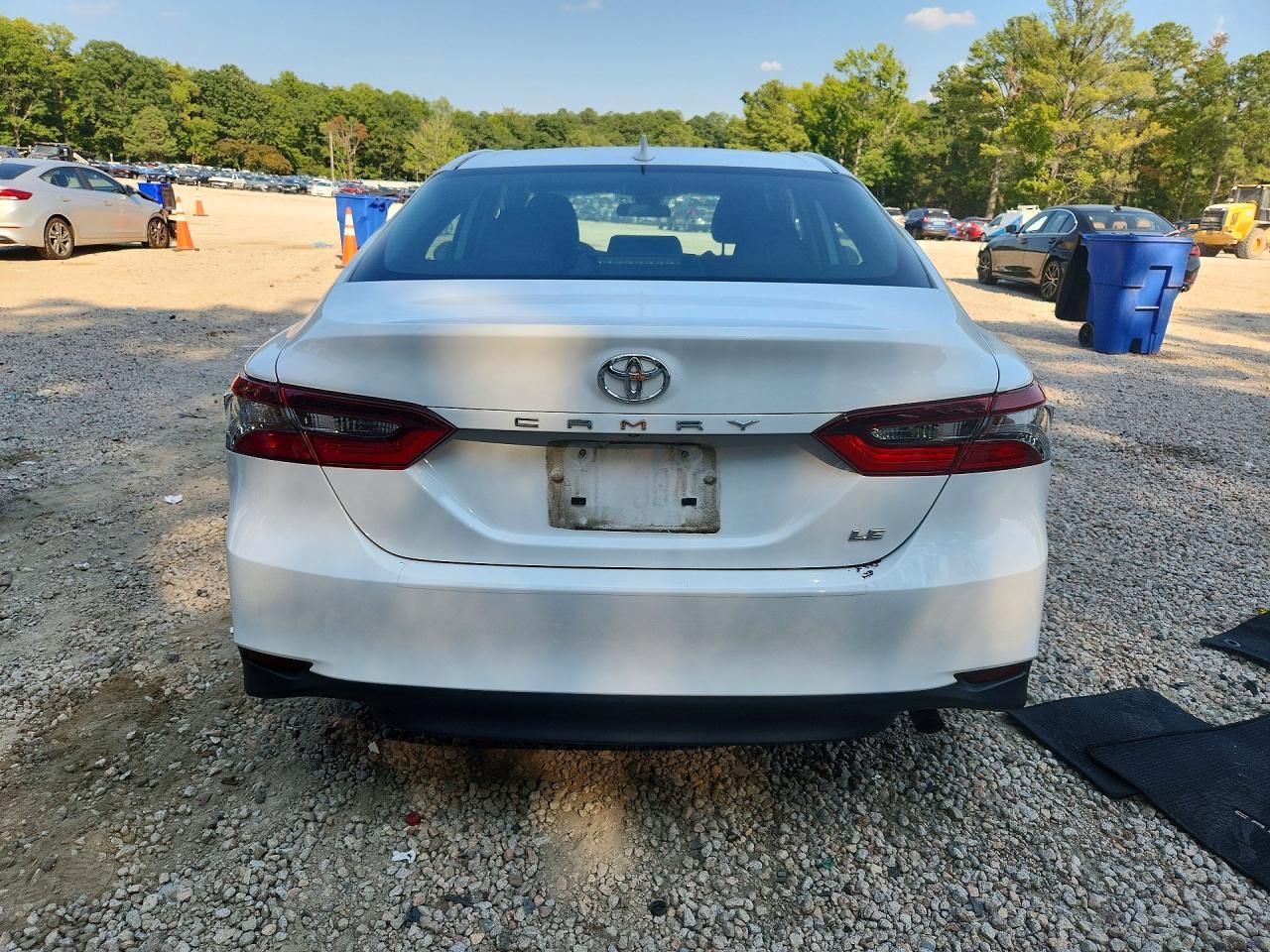 2023 Toyota Camry Le - zdjęcie 6