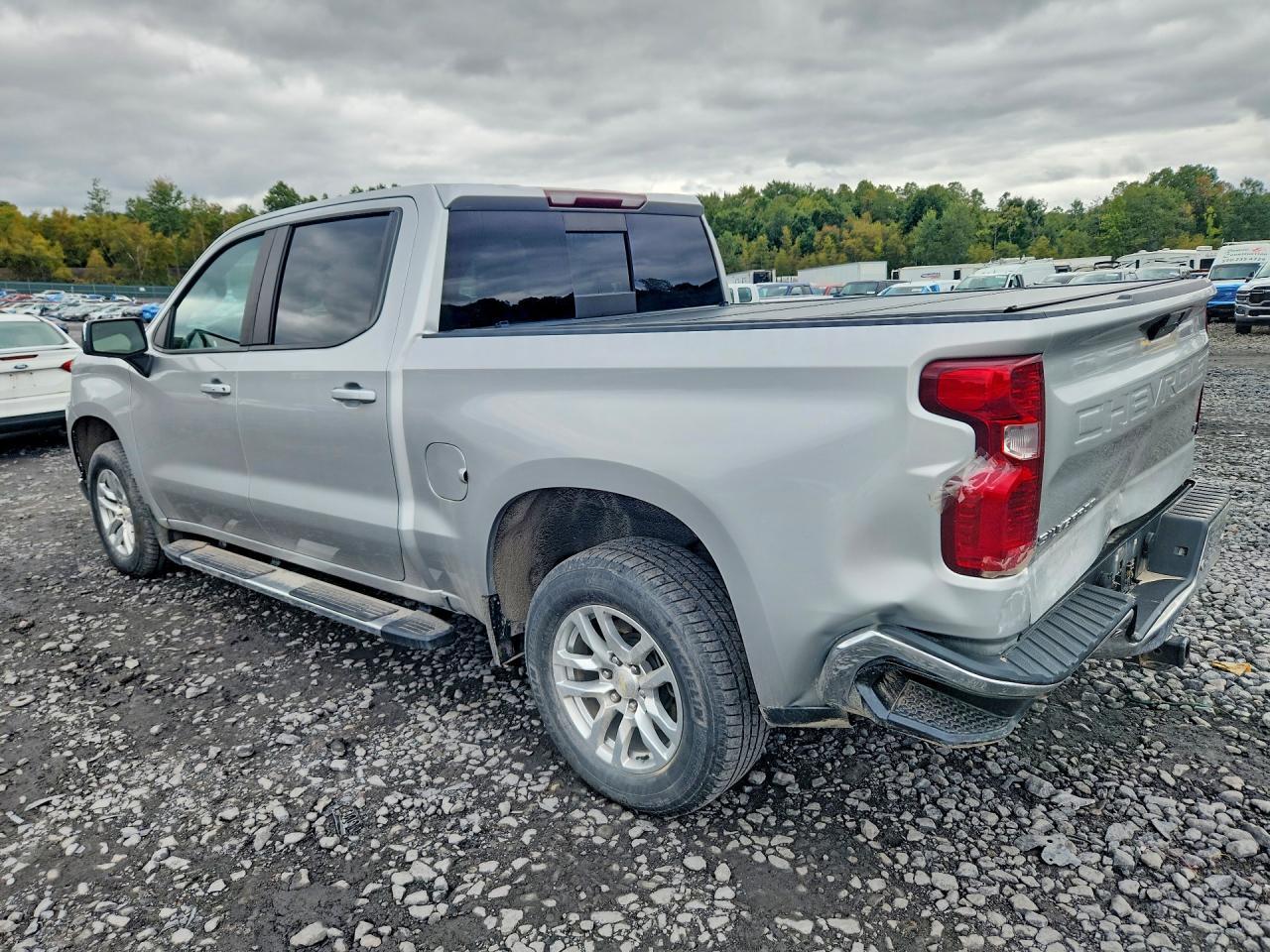 2020 Chevrolet Silverado K1500 Lt - zdjęcie 2