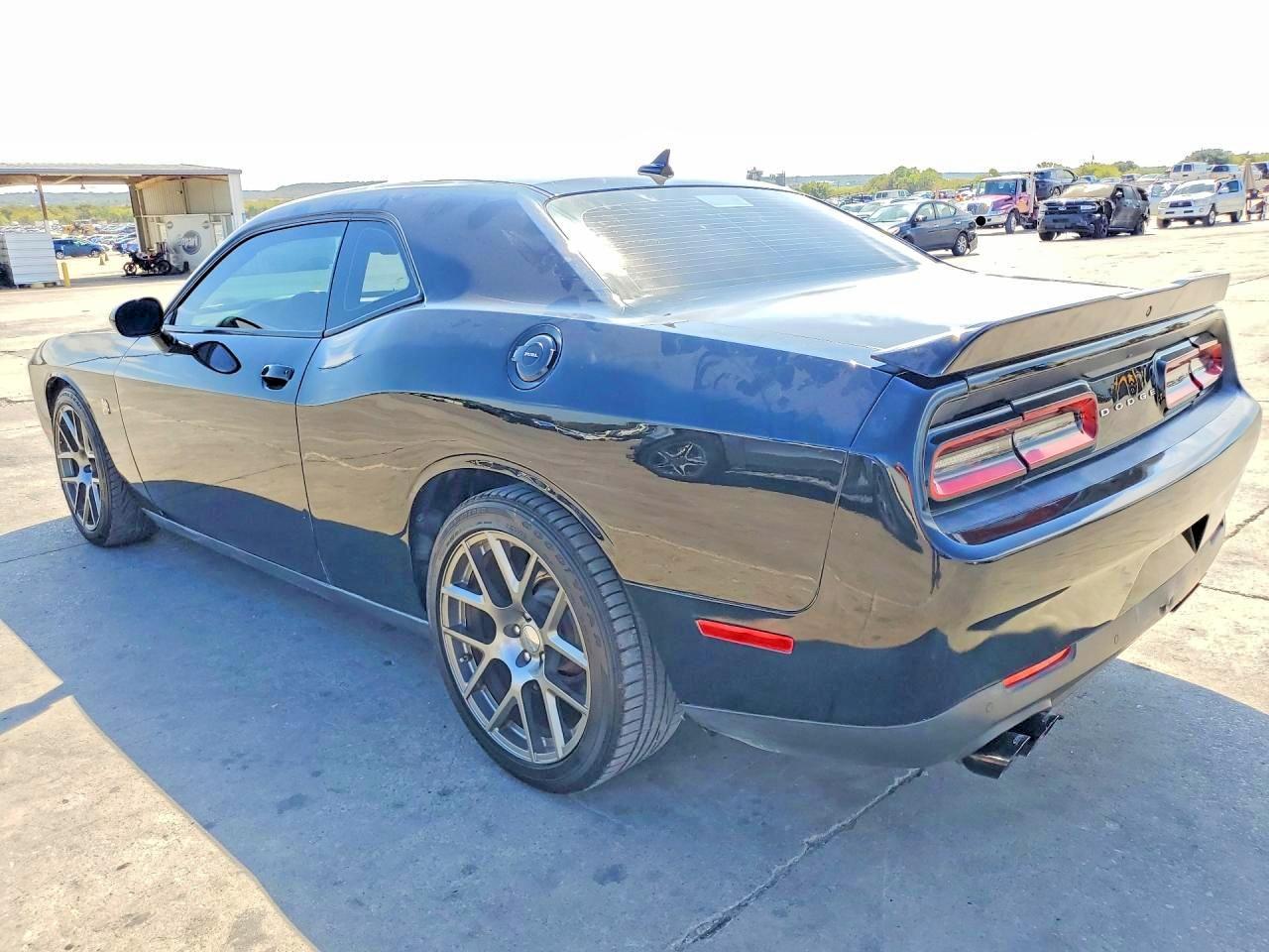 2016 Dodge Challenger R - zdjęcie 2