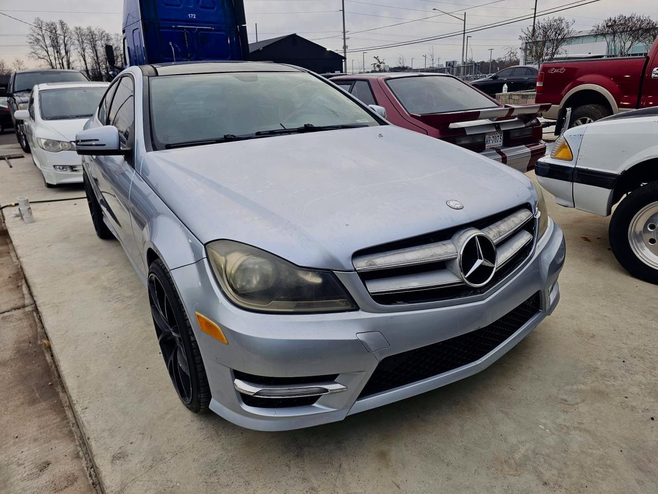 2013 Mercedes-Benz C 250 - zdjęcie główne
