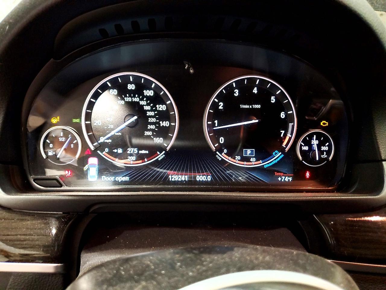 2013 BMW Seria 5 550i - zdjęcie 9