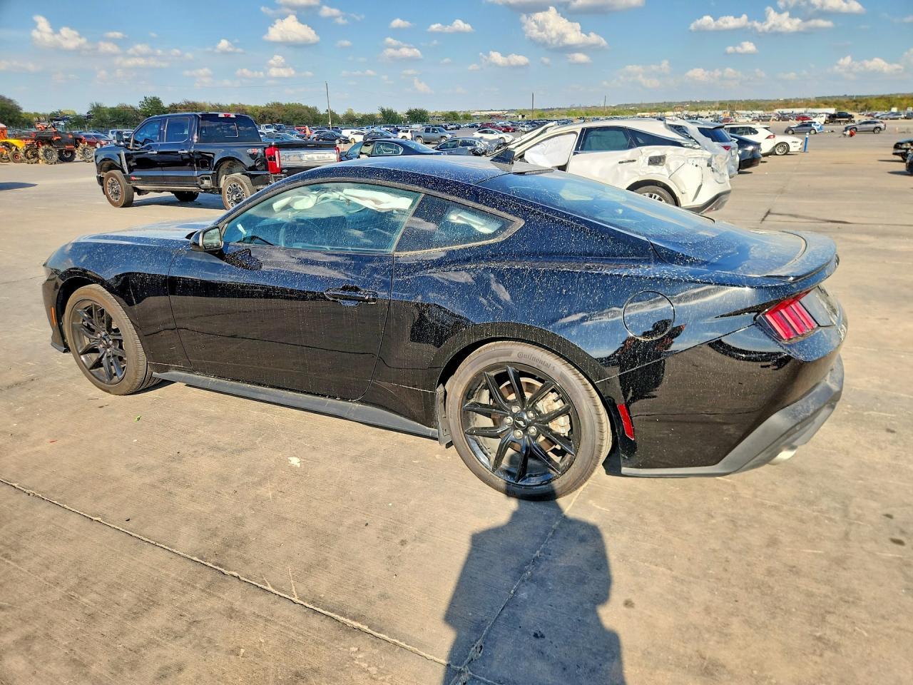 2025 Ford Mustang - zdjęcie 2