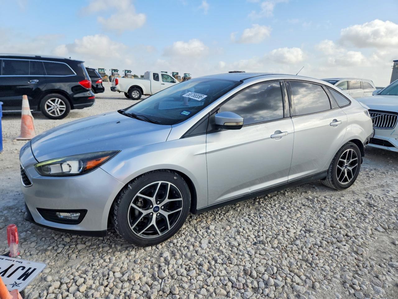 2017 Ford Focus Sel - zdjęcie główne
