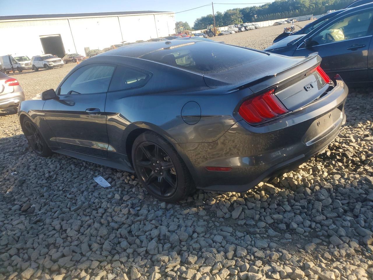 2020 Ford Mustang Gt - zdjęcie 2