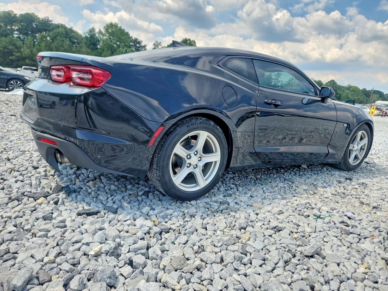 2019 Chevrolet Camaro Ls - zdjęcie 3