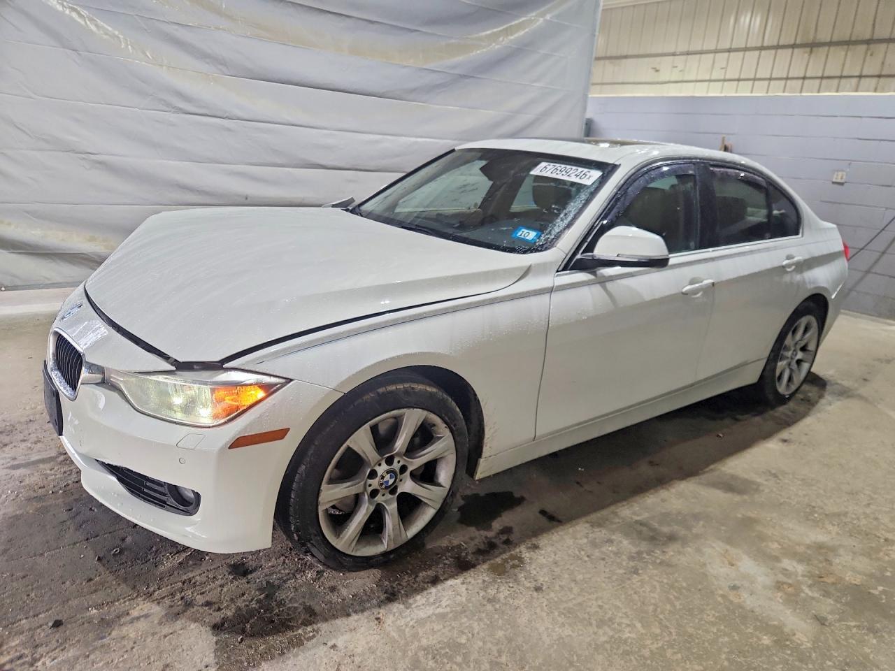 2015 BMW Seria 3 335i - zdjęcie główne